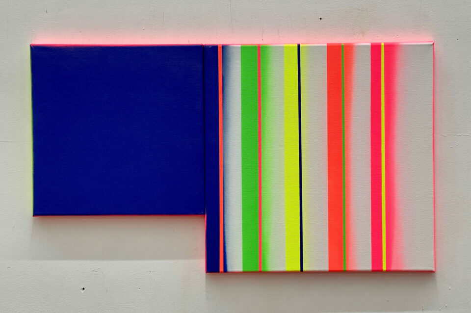 Fabian Freese - Bild des Kunstwerkes: „Rainbow Stripes beside Blue Field“